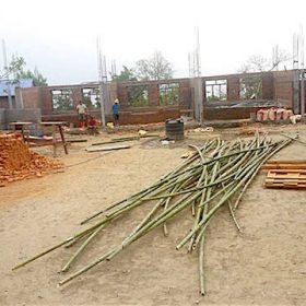 Wiederaufbauarbeiten an der Dorfschule in Swaragau