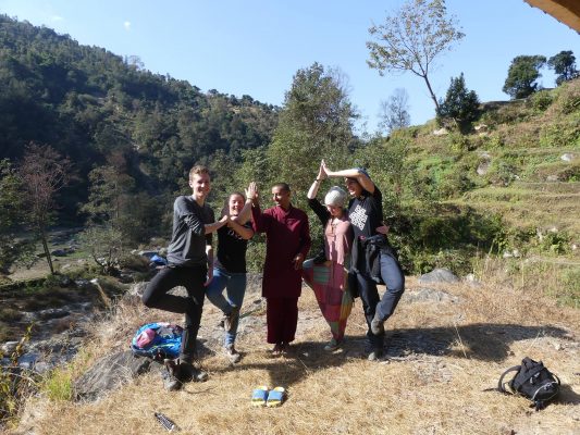 Volontäre beim Yoga