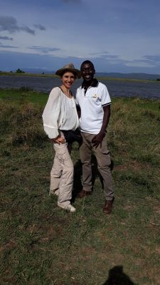 Karmalaya Reisende mit Guide in Uganda