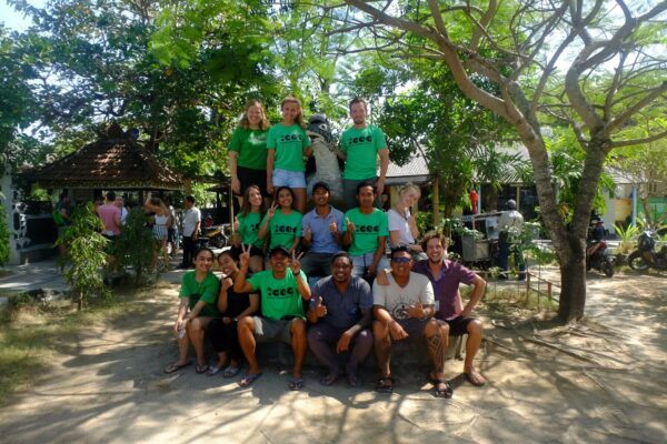 Volontäre des Meeresschildkröten-Schutzprojekts Bali, Indonesien