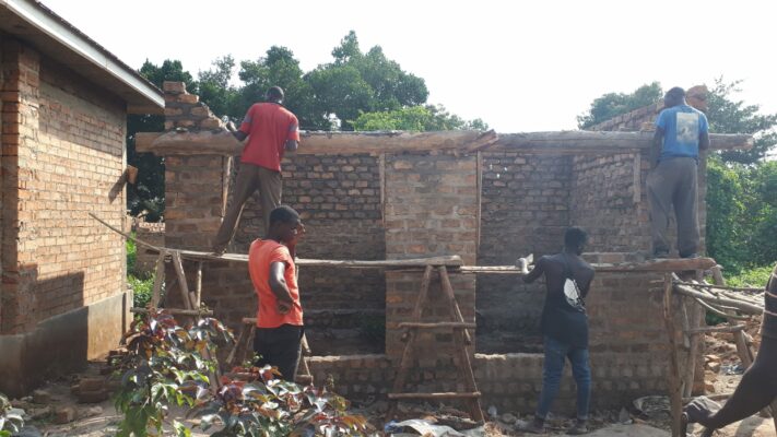 Hausbau in Uganda